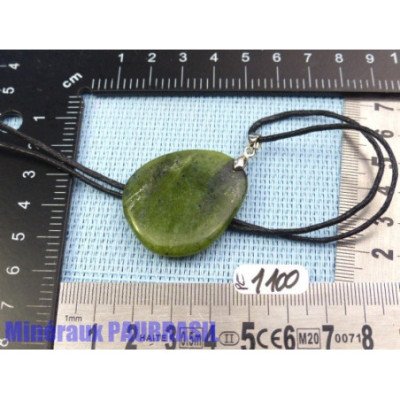 Pendentif Jade Néphrite mini pierre plate 10gr
